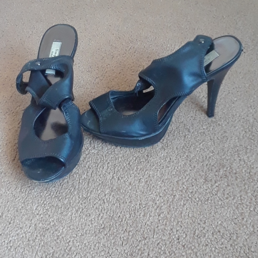 Vera Wang Heels